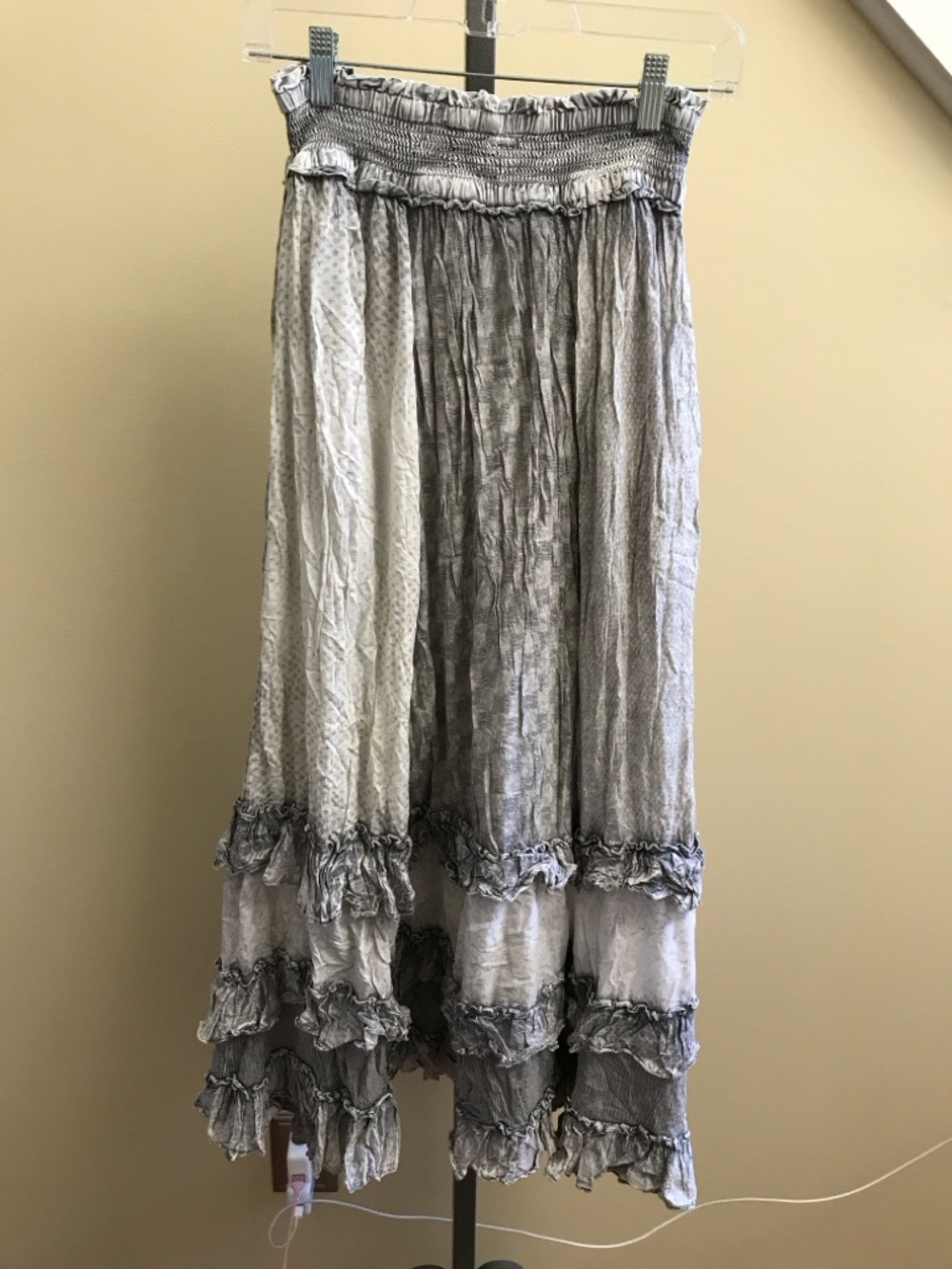 YOUNG THREADS NWT SKIRT Grey Blackish Ruched Waist Fits small - medium